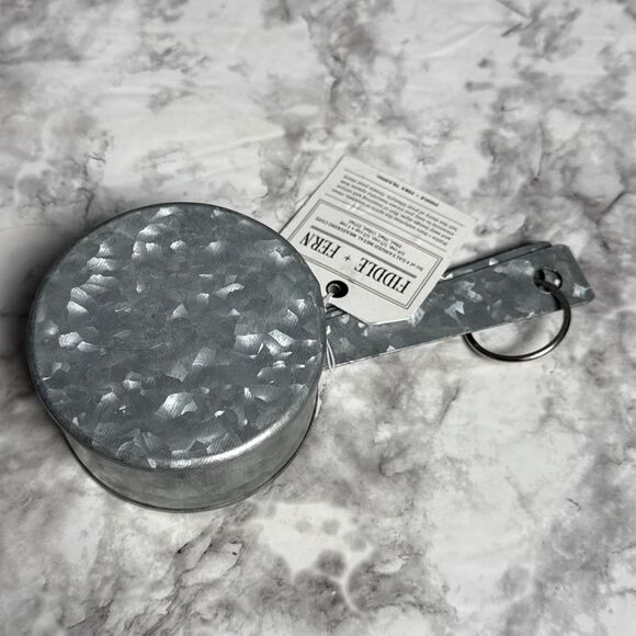 Fiddle & Fern Galvanized Metal 4 Piece Nested Measuring Cups Standard Metric NEW - Picture 4 of 4